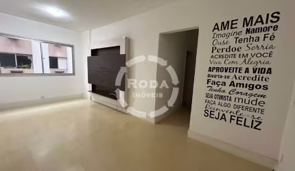 Apto muito bom em condomínio com lazer completo.