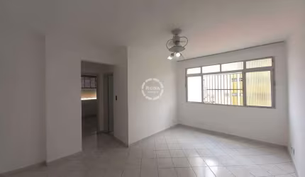 Amplo Apartamento no Embaré com Vista Livre, 2 Dormitórios e 1 Vaga de Garagem