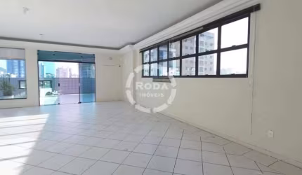 Oportunidade Única: Espaçosa Sala Comercial na Cobertura com Possibilidades Infinitas!