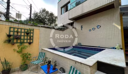 Casa sobreposta Duplex com piscina no bairro do Embaré