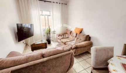Apartamento com 2 Dormitórios e Garagem Coletiva no Macuco, Santos