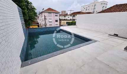 Casa sobreposta alta à venda no Bairro Boqueirão em Santos