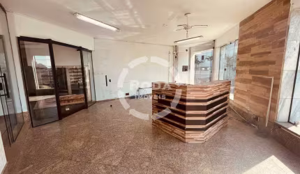 SOBRADO COM 4 DORMITORIOS, 1 SUITE, DUAS SALAS, BANHEIRO SOCIAL, COZINHA DEPENDENCIA COMPLETA DE EMPREGADA