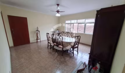 Apartamento próximo da praia a venda com garagem fechada em Santos, localizado no bairro da Ponta da Praia.