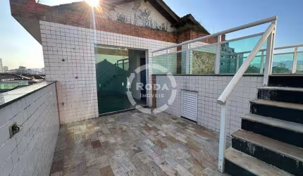 Sobrado triplex com piscina a venda em Santos, localizado no Embaré.