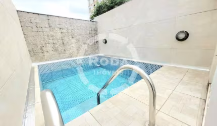 Casa Triplex com 3 Suítes, Piscina e Churrasqueira à Venda no Marapé – Santos