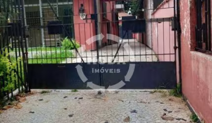Sobrado com dois pavimentos + edícula.