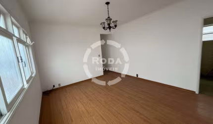Apartamento à Venda, 2 dormitórios com suíte e dependência de empregada, garagem fechada e na Ponta da Praia.