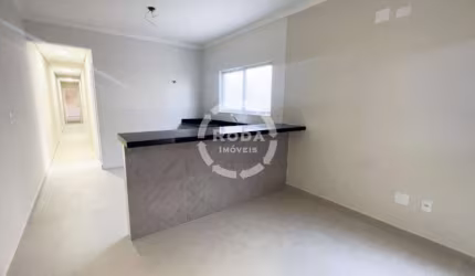 Excelente SOBREPOSTA BAIXA, 3 suites, 1 lavabo, 2 vagas e quintal a venda em Marapé.