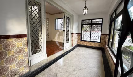 Casa à venda, 3 quartos, 2 vagas, Macuco - Santos/SP