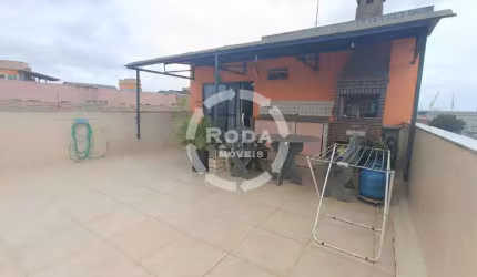 Cobertura duplex de 4 dormitórios sendo 1 suíte em Santos no Macuco.