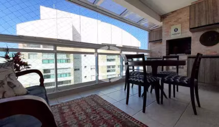 Cobertura de Alto Padrão na Ponta da Praia, Santos: Vista Definitiva e Exclusividade