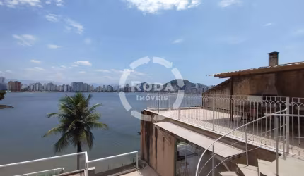 Casa de Alto Padrão Frente Mar no Parque Prainha, São Vicente – Luxo e Exclusividade