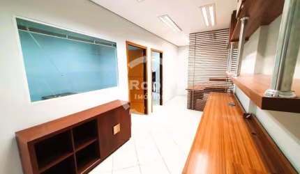 Sala comercial para venda em Santos, localizada no bairro da Aparecida.