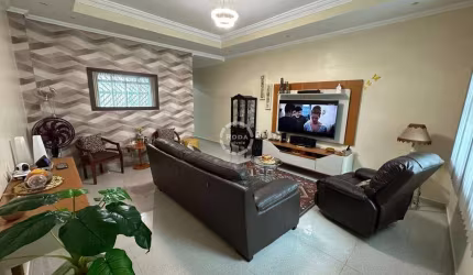 Casa geminada com 3 Suítes no Embaré - Ampla Área de Lazer -