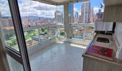 Apartamento na Pompeia com 123 M2, com 3 dormitórios sendo uma suíte + dependência de empregada completa e duas vagas de garagem.