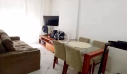 Apartamento com um dormitório em prédio de frente para o mar