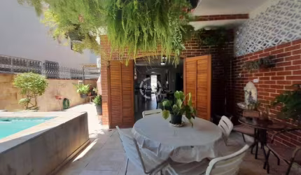 Casa à venda no Embaré