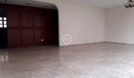 APARTAMENTO DE 192 M2 DE AREA UTIL A UMA QUADRA DA PRAIA NO EMBARÉ