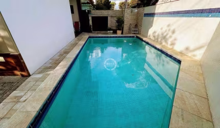 Casa Espaçosa no Embaré com Piscina e Churrasqueira