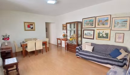Apartamento à venda, dois dormitórios, no Embaré, em Santos-SP