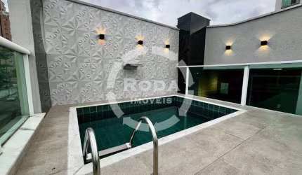 Casa sobreposta com Piscina e Excelente Localização