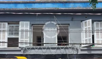 Oportunidade para Investidor: Imóvel com Loja + 2 Apts à Venda no Macuco, Santos - Renda Garantida!