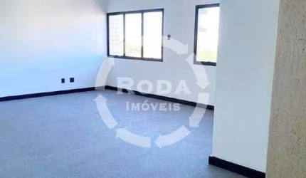 Sala Comercial para Alugar na Vila Mathias – 60 m², 1 Vaga, Isento de Condomínio e IPTU