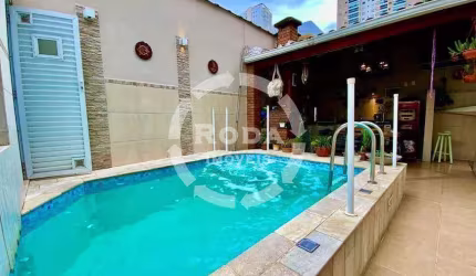 Casa com lazer à venda na Ponta da Praia!!!