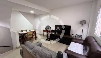 Triplex em condomínio fechado
