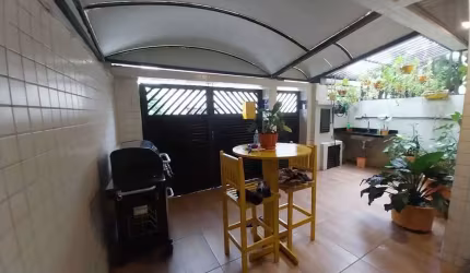 Oportunidade de casa duplex na Aparecida!