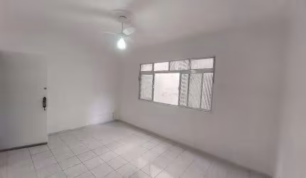 Apartamento 2 dormitórios excelente localização à venda no Gonzaga - Santos