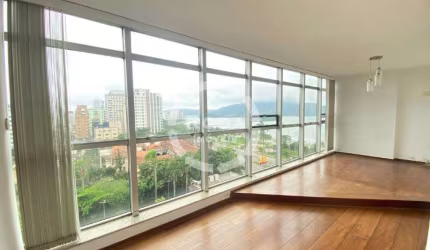 Apartamento próximo da praia a venda em Santos, localizado no bairro da Aparecida.