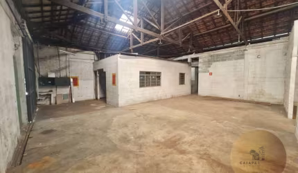 Galpão para Locação Comercial de 600m² Próximo ao Shopping