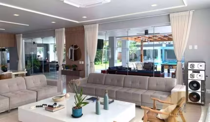 Sobrado à Venda no Jardim Acapulco com 6 Suítes e 800m², Muita Privacidade