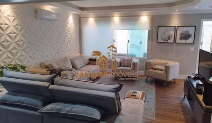 Casa Térrea à Venda com 3 Quartos e 289m², com Piscina e 6 Vagas