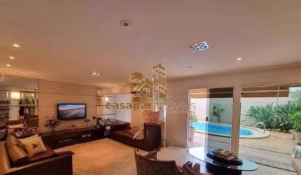 Sobrado Alto Padrão à Venda com Piscina, 280m² com 4 Quartos e 6 Vagas
