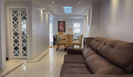 Sobrado à Venda em Condominio Fechado,165m² com 3 Quartos e Lazer Completo