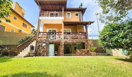 Casa a venda no Rio Tavares - Possui 3 dormitorios sendo 2 suites com 450m² de terreno, em rua tran