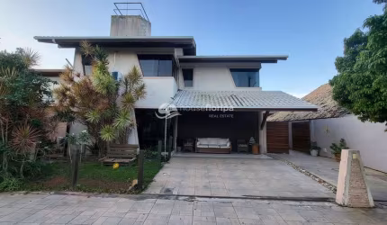 Pousada com 10 Quartos, à Venda, em localização Privilegiada no Rio Tavares, Florianópolis, SC