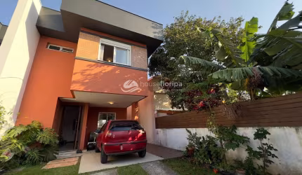 Casa à venda, Campeche, Florianópolis, SC - Possui 3 dormitorios sendo 1 suite com 128m² de area pr