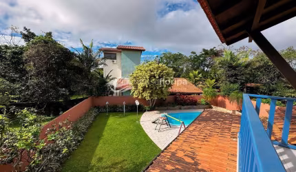 Incrível casa de 3 quartos à venda com 1000 m² de quintal e churrasqueira, a poucos passos da praia