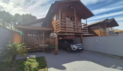 Chalé à Venda, Rio Tavares, Florianópolis, SC - apenas 500m da praia - com 2 quartos