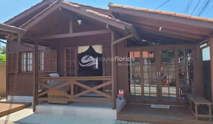 Casa rústica de 3 quartos no Morro das Pedras, perto da praia e do mercado à venda, Morro das Pedra