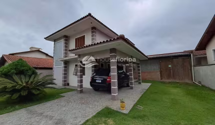 Casa à venda, Campeche, Florianópolis, SC - Possui 2 dormitórios, 360m² de área total  - Localizada