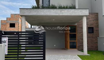 VILLA PAMPLONA - Casa à venda, Rio Tavares, Florianópolis, SC - Possui 3 dormtitorios sendo 1 suite