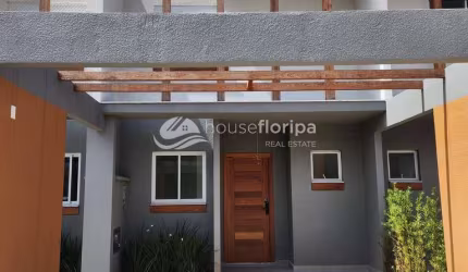 Casa à venda em Condomínio Resort 2 suítes, estrutura completa, próximo a praia, Morro das Pedras,