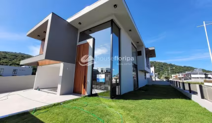 Villa Pamplona - Casa à venda, com piscina, loteamento planejado,  Rio Tavares, Florianópolis, SC