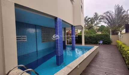 Ótima oportunidade - Apartamento à venda com 3 dormitórios a 3 quadras da praia, Novo Campeche, Flo