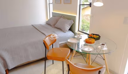 Studio novo à venda, com varanda e mobiliado, no Campeche, Florianópolis, SC